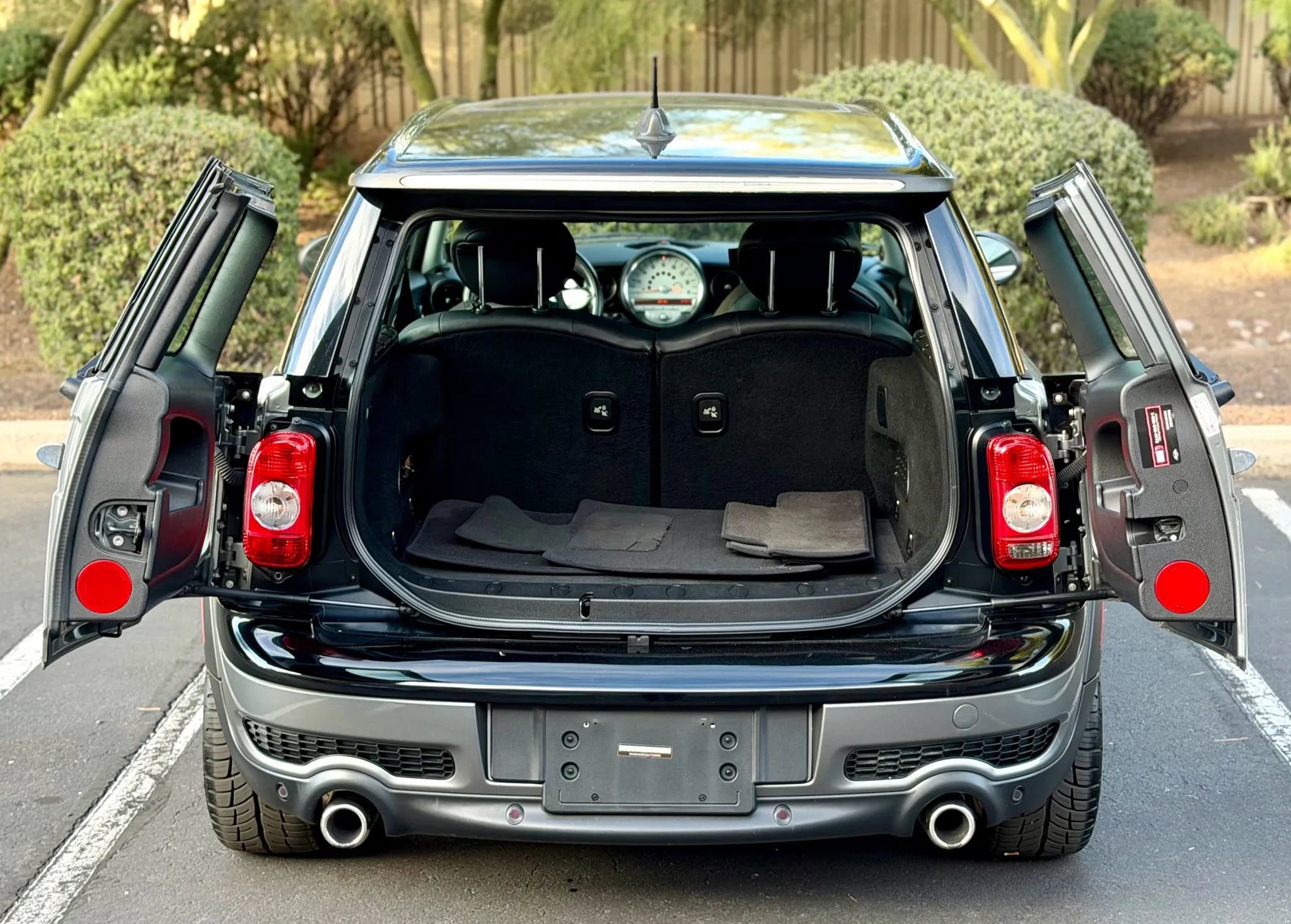 Used 2010 MINI Cooper Clubman S image 9