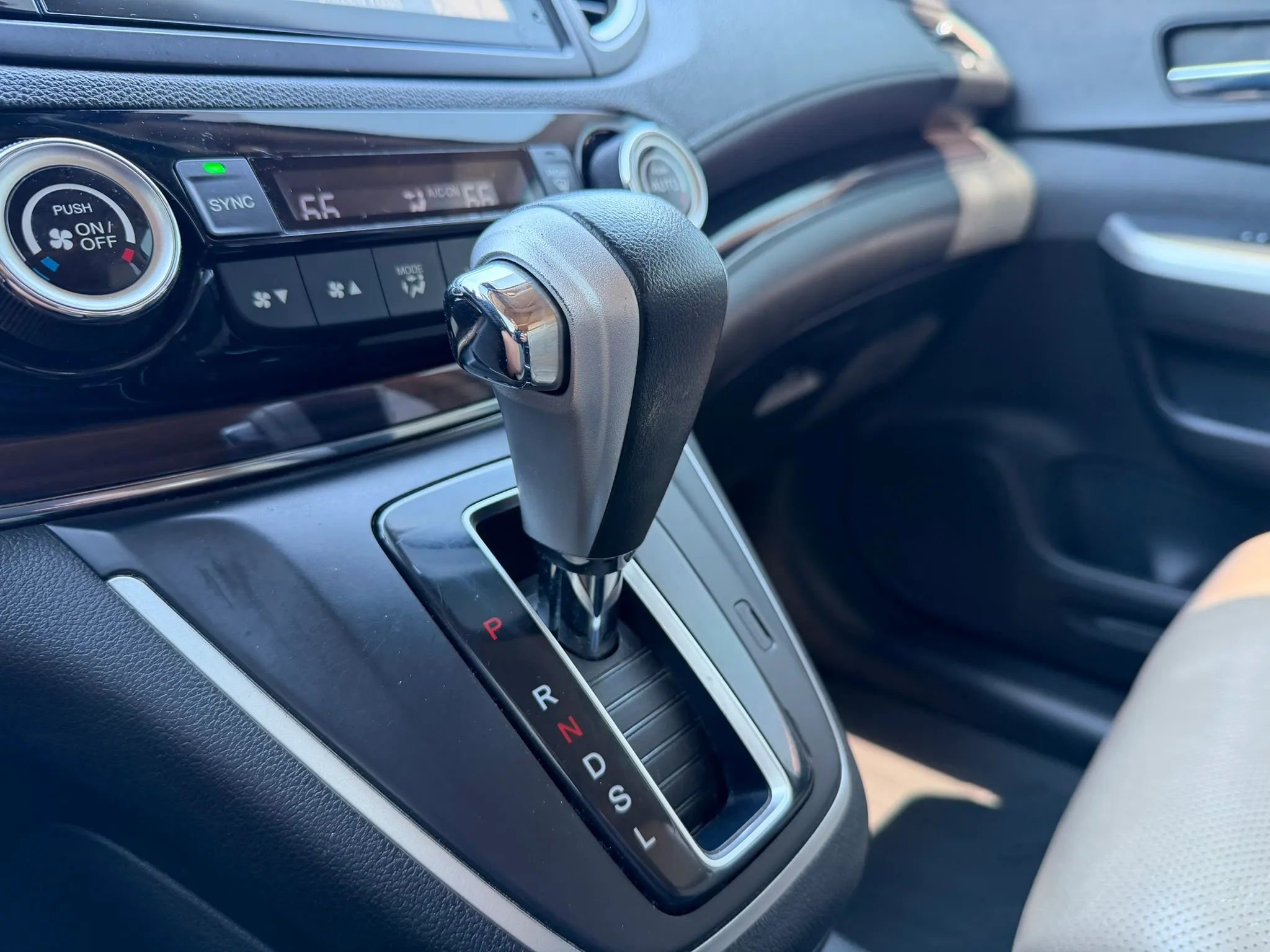 Used 2016 Honda CR-V Touring image 14