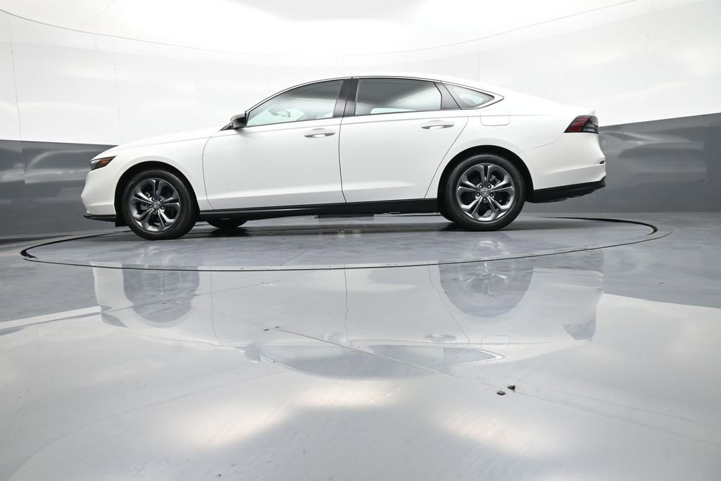 Used 2023 Honda Accord EX image 33