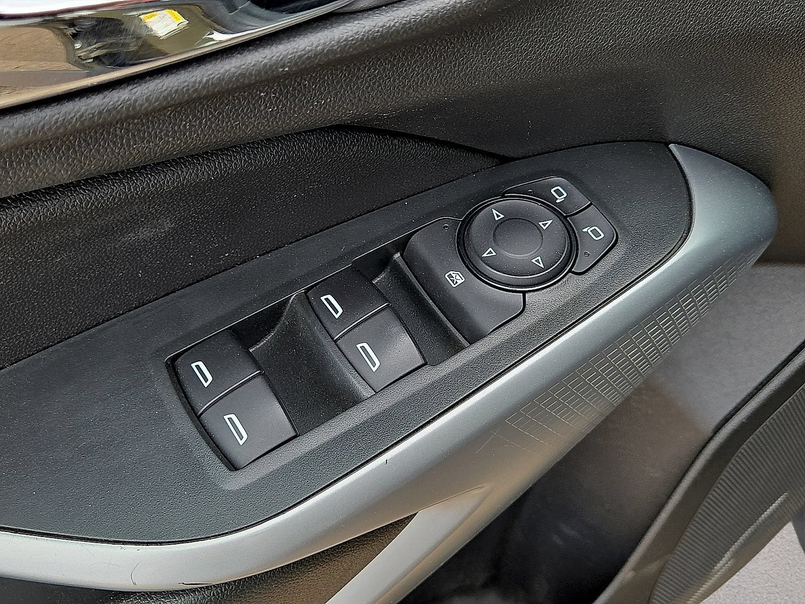Used 2024 Chevrolet Trax LS FWD image 20