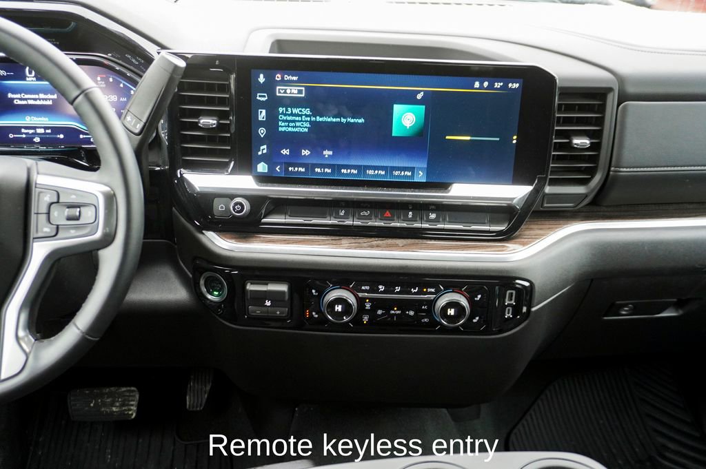 Used 2025 Chevrolet Silverado 2500 LT w/ Convenience Package image 10