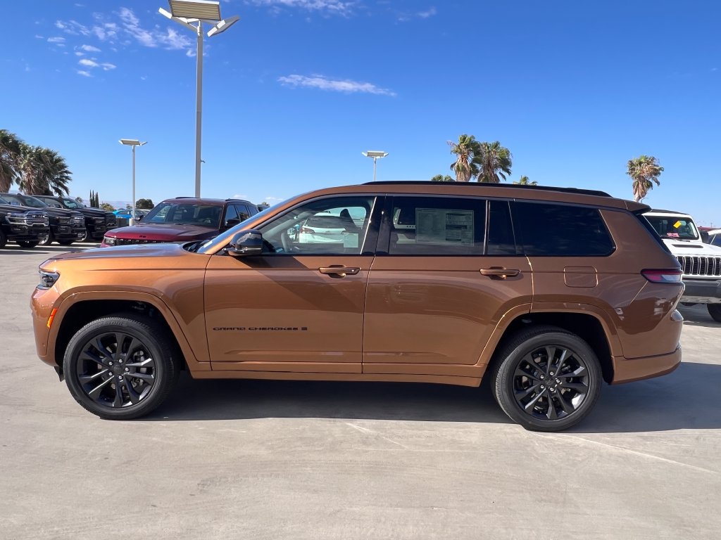 New 2026 Jeep Grand Cherokee L Limited AWD/4WD image 3