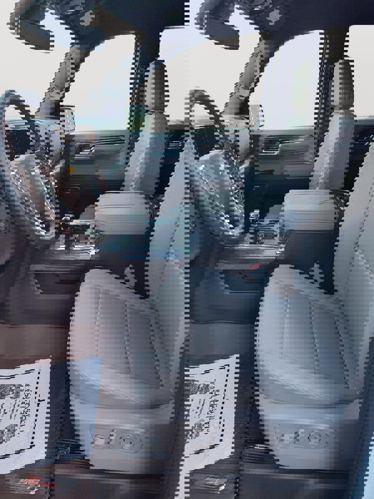 Used 2024 Chevrolet Silverado 1500 LTZ image 8