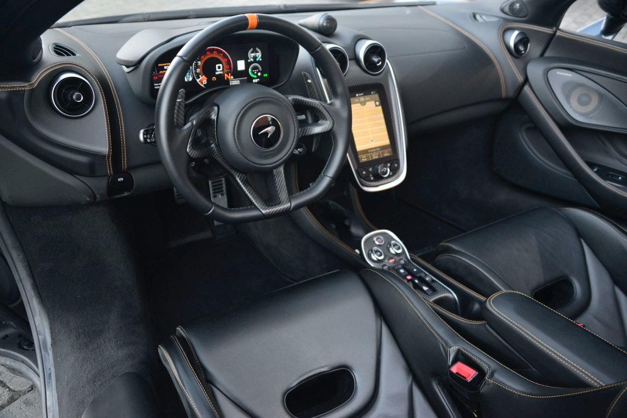 Used 2020 McLaren 600LT Spider RWD image 8