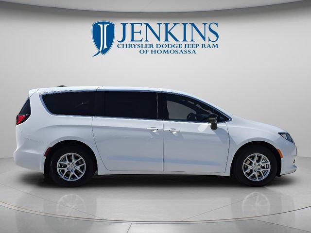 New 2026 Chrysler Voyager LX FWD image 3