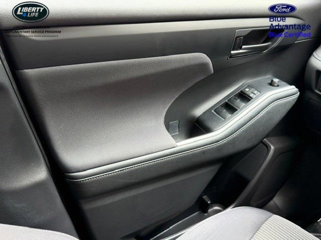 Used 2023 Toyota Highlander LE FWD image 32