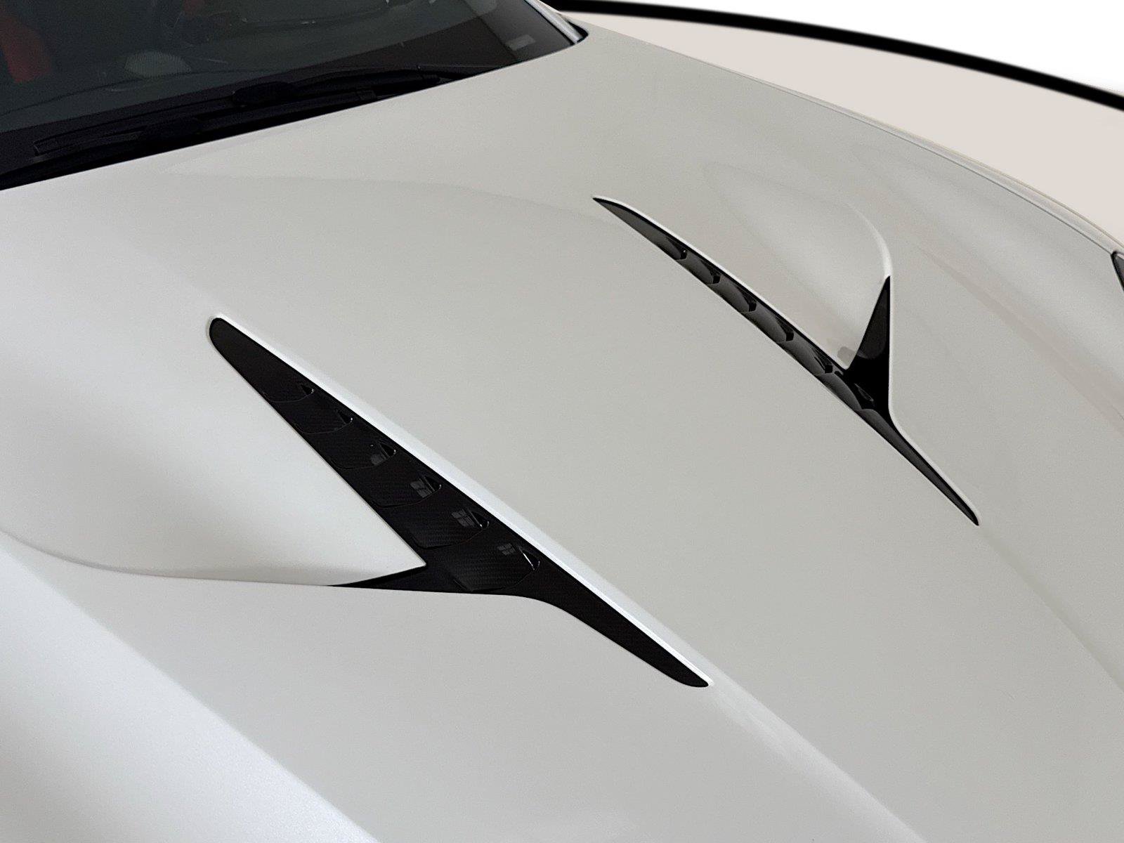 Used 2025 Aston Martin Vanquish RWD image 31