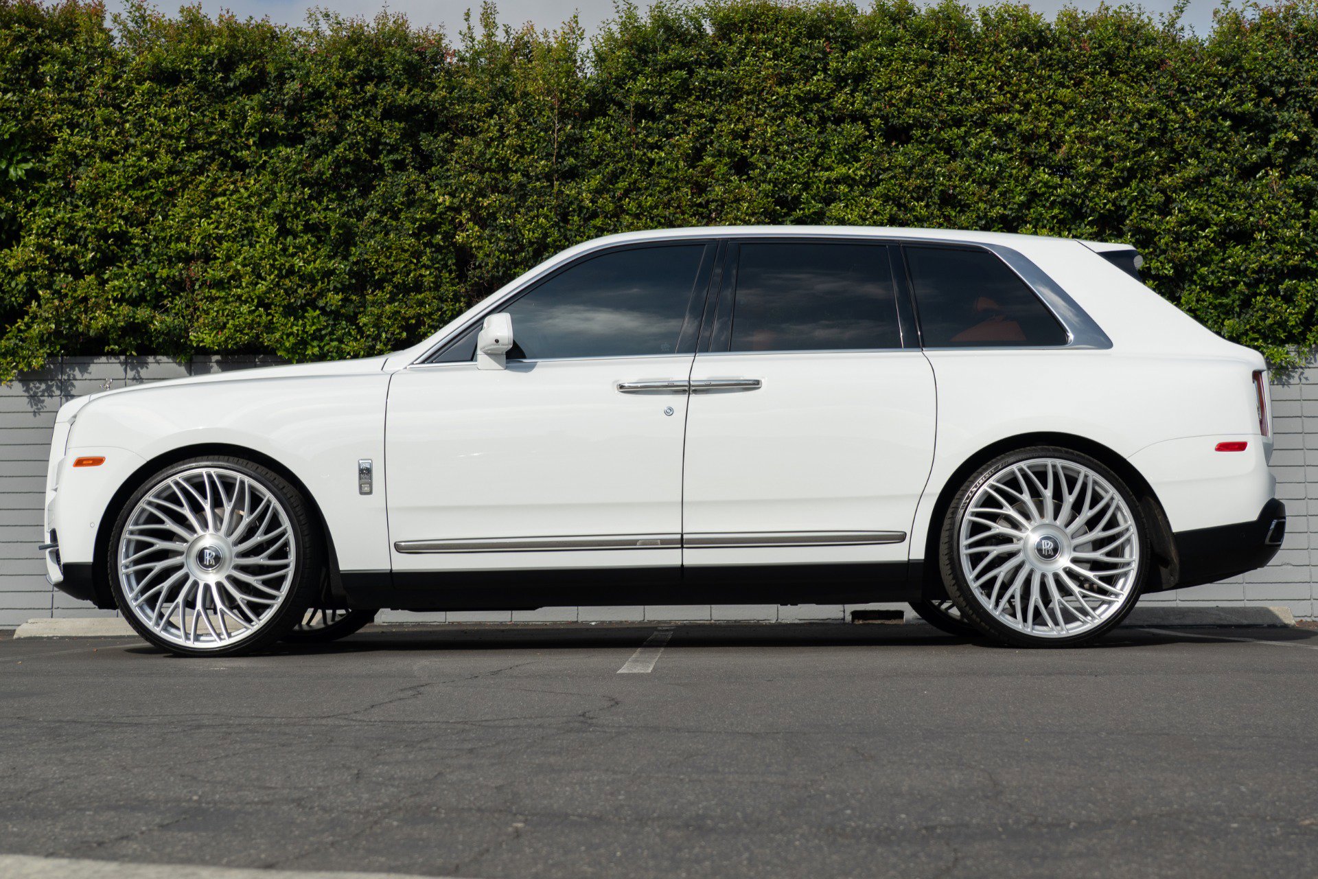 Used 2022 Rolls-Royce Cullinan image 22