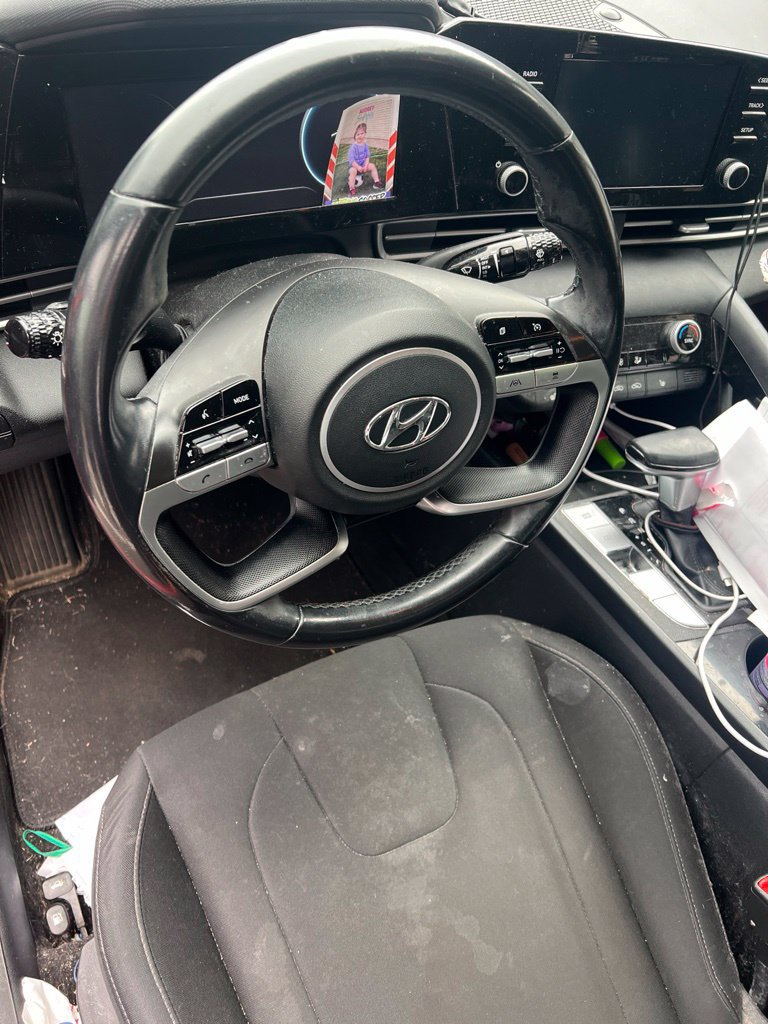 Used 2021 Hyundai Elantra SEL w/ Convenience Package FWD image 9