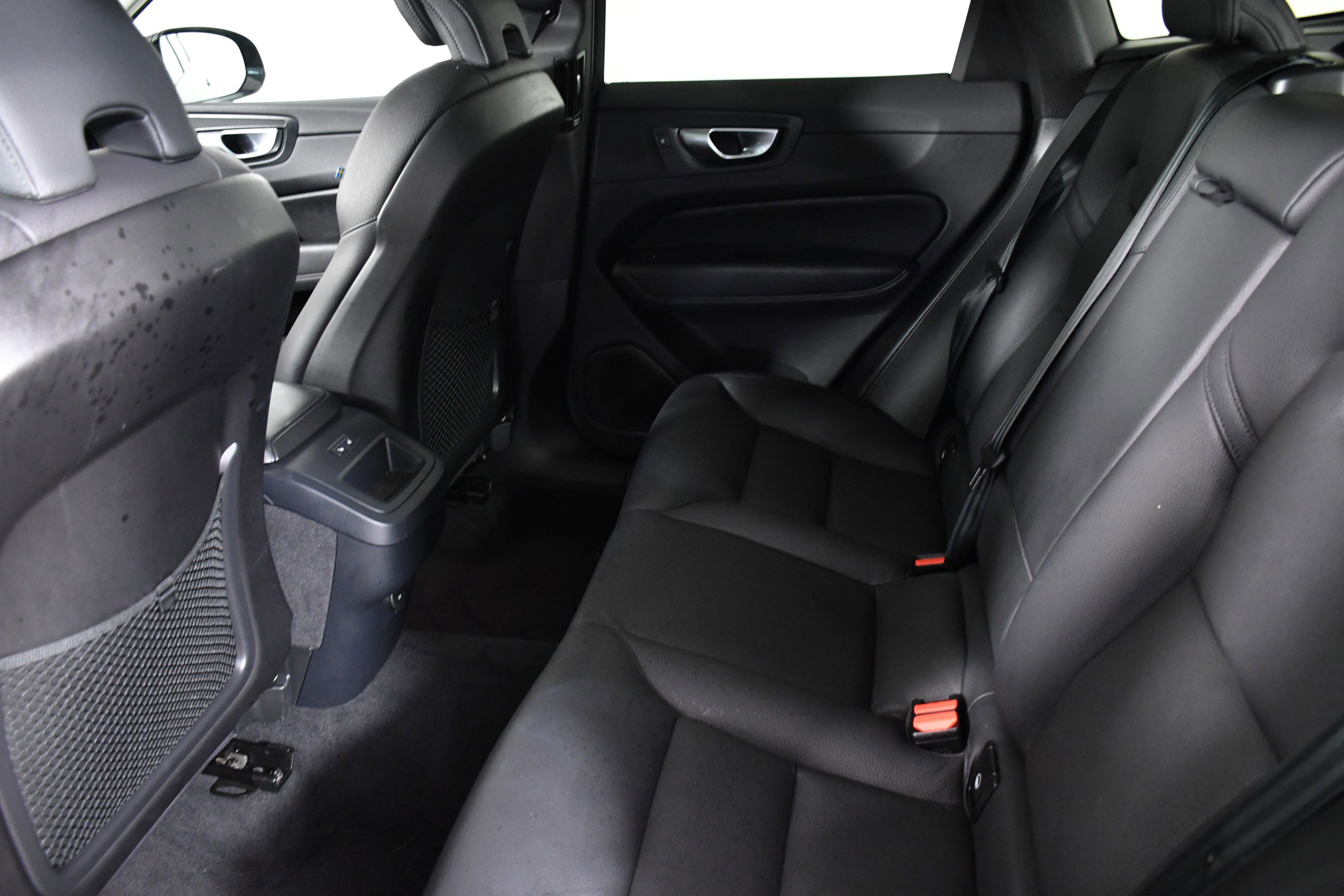 Used 2024 Volvo XC60 B5 Plus image 23