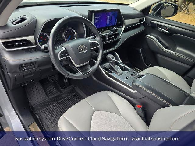 Used 2023 Toyota Highlander Bronze Edition AWD/4WD image 2