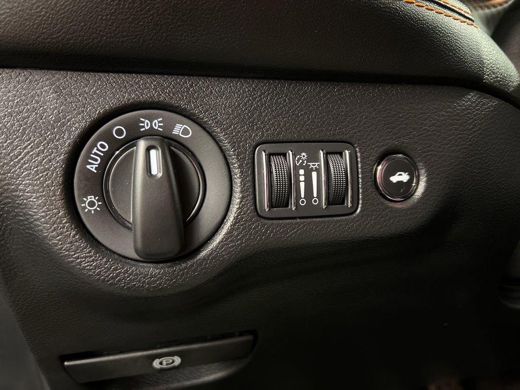 Used 2022 Dodge Challenger R/T Scat Pack RWD image 22