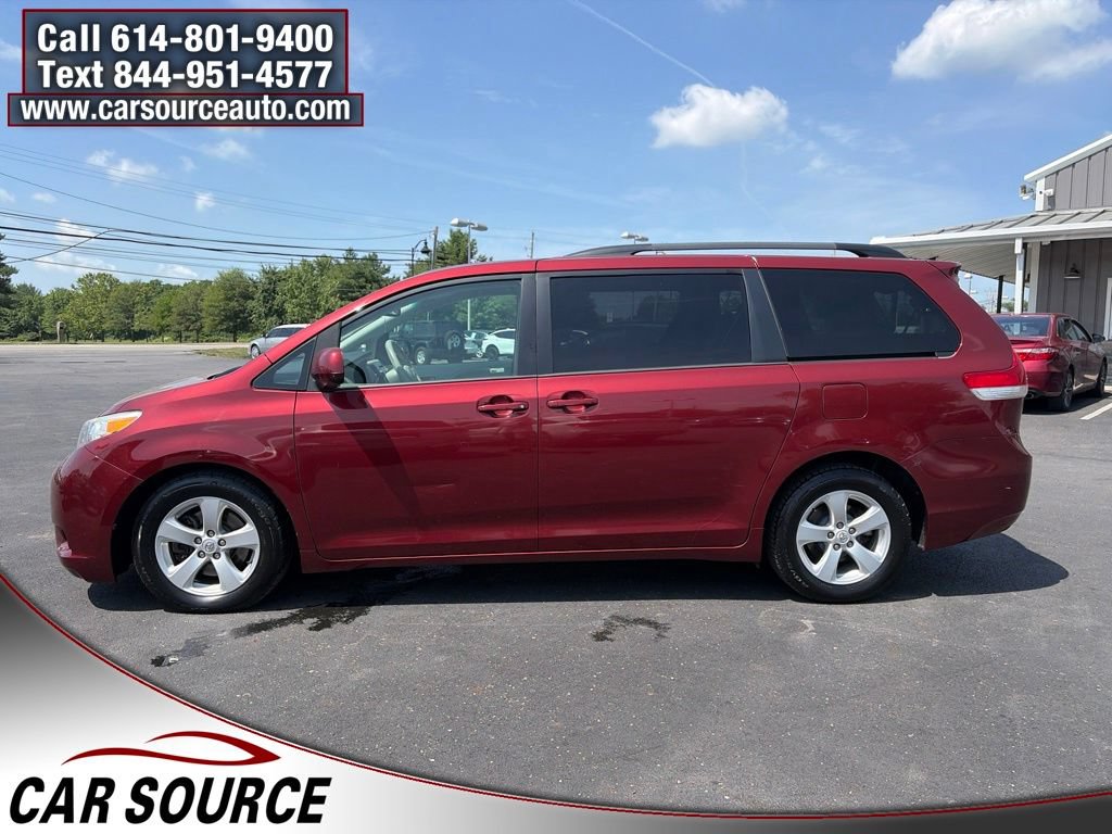 Used 2012 Toyota Sienna LE w/ Towing Pkg FWD image 9