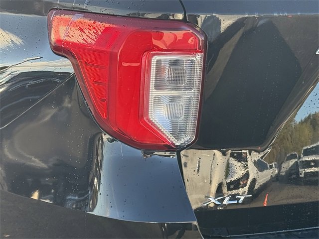 Certified 2022 Ford Explorer XLT w/ Equipment Group 202A image 29