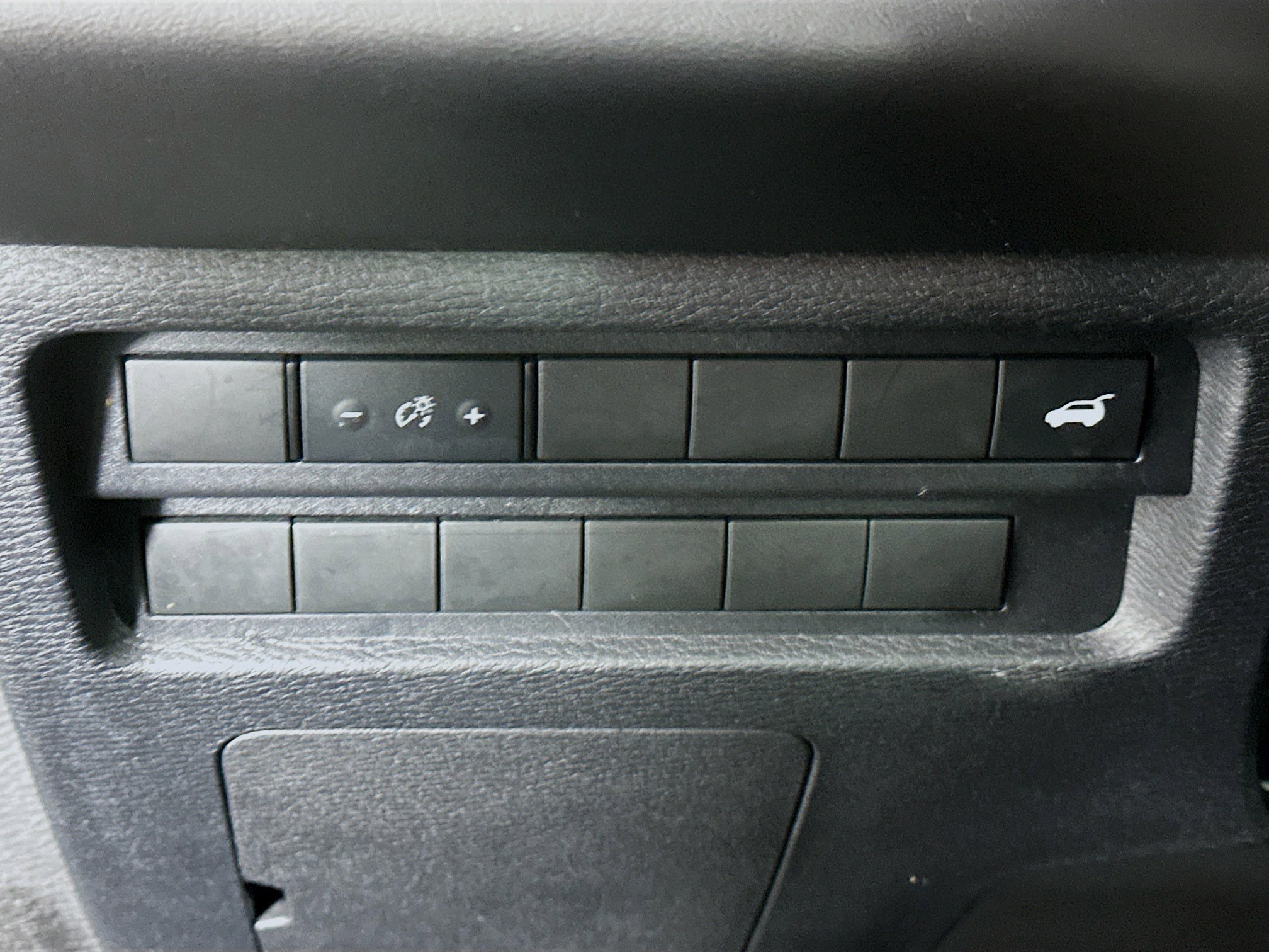 Used 2024 Mitsubishi Outlander SE image 17