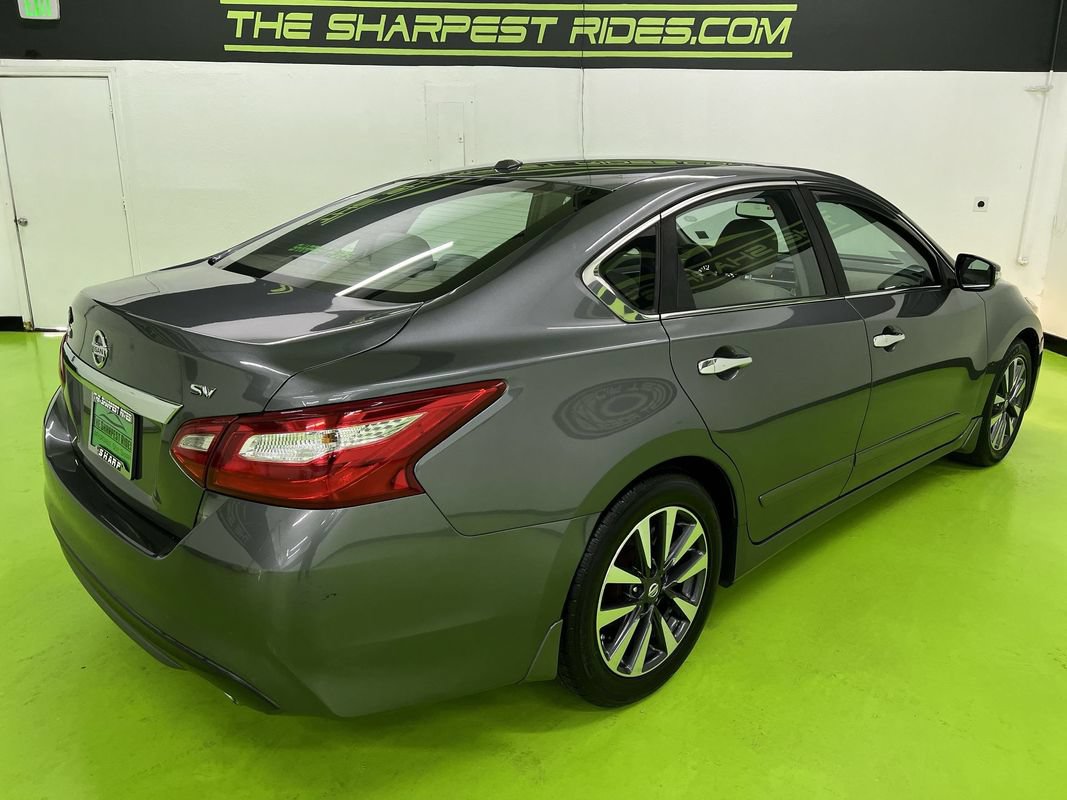 Used 2017 Nissan Altima 2.5 SV w/ Convenience Package FWD image 10