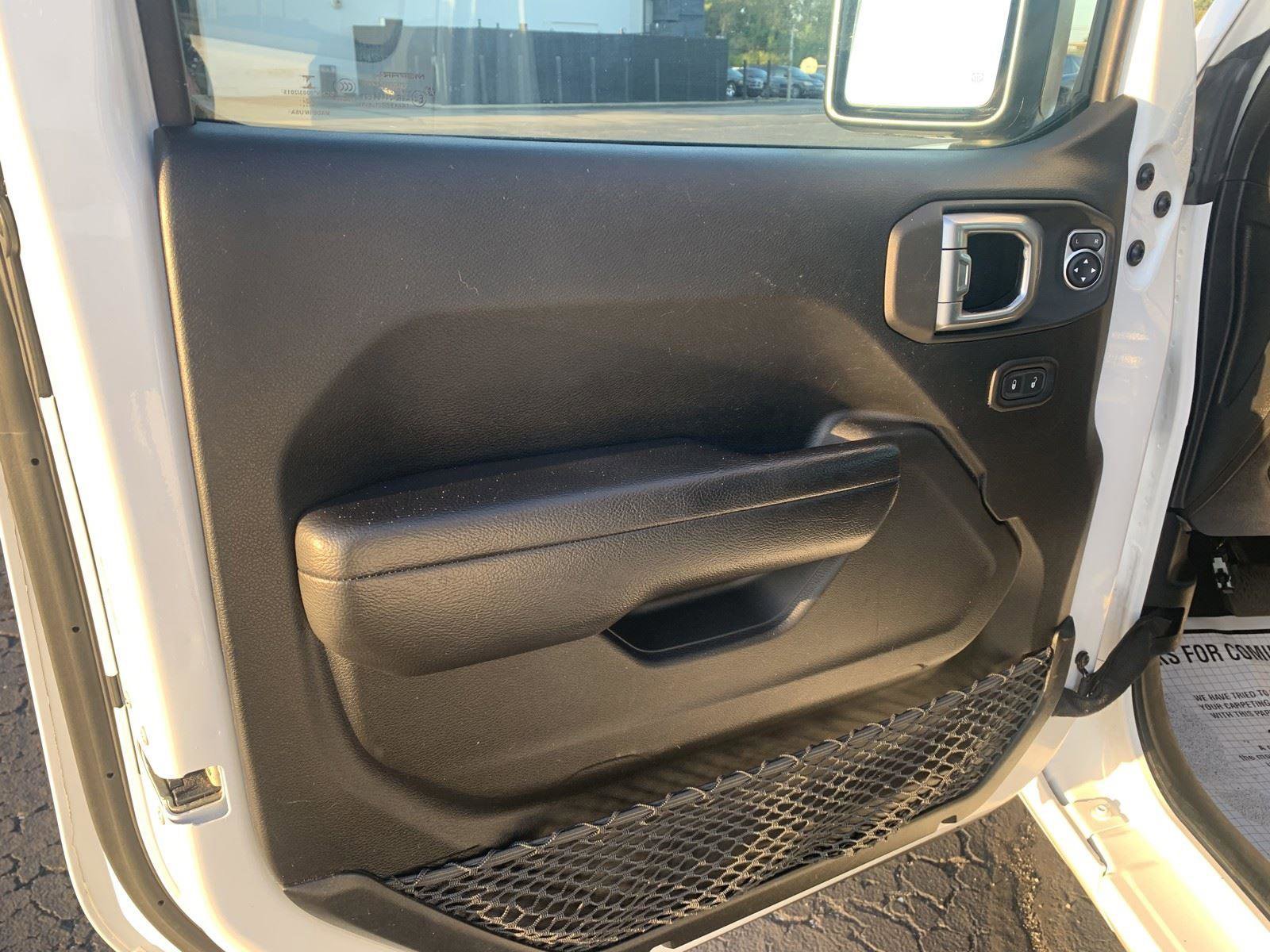 Used 2023 Jeep Gladiator Sport image 14