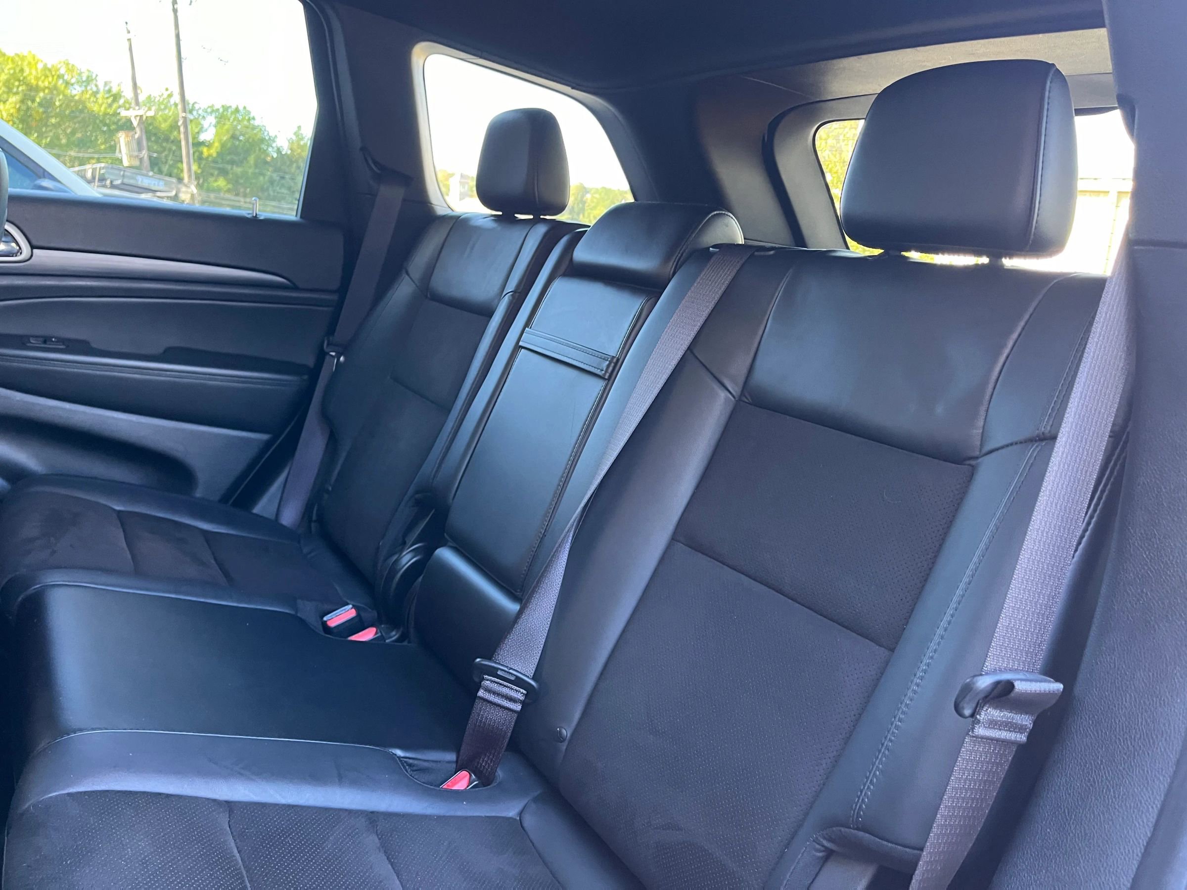 Used 2021 Jeep Grand Cherokee Laredo X image 17