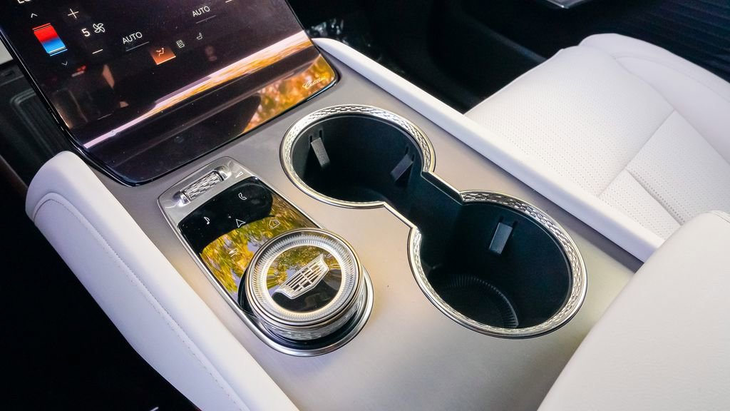 Used 2026 Cadillac Vistiq Luxury image 19