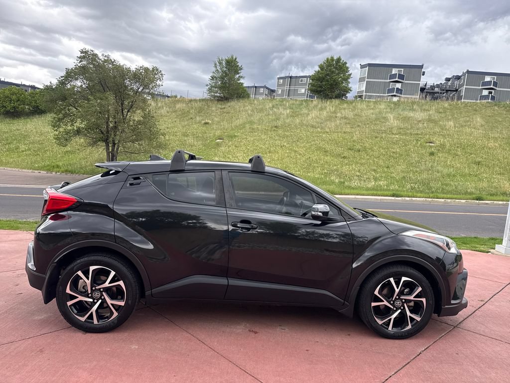 Used 2018 Toyota C-HR XLE FWD image 10