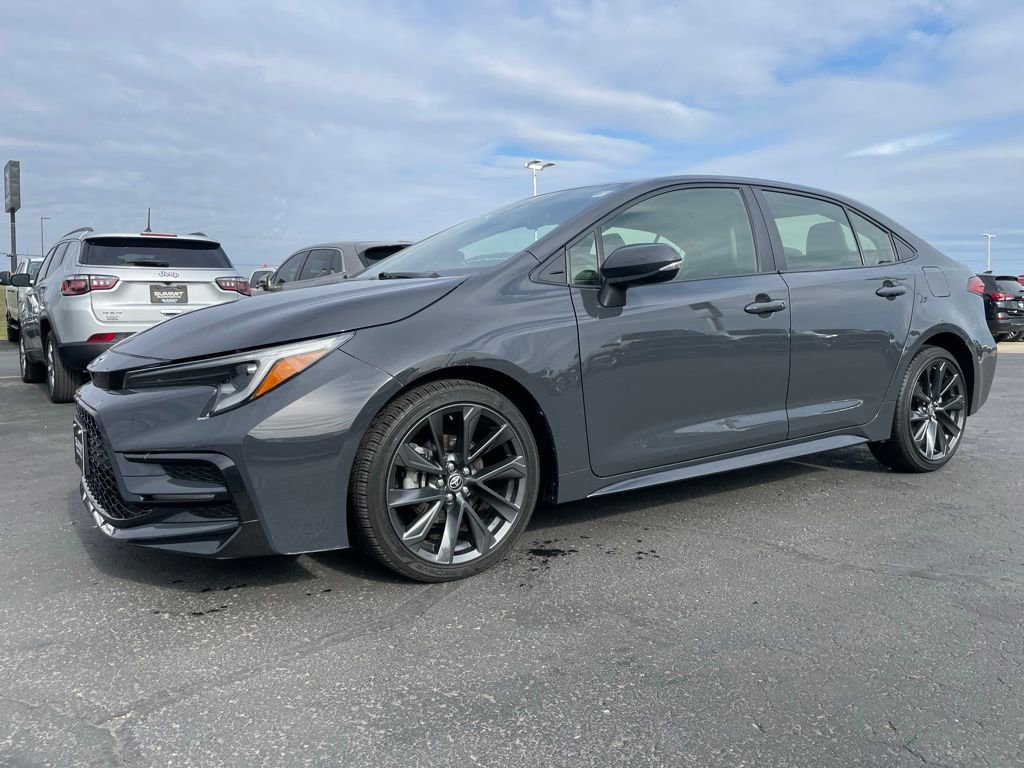 Used 2024 Toyota Corolla XSE FWD image 5