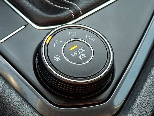 Used 2022 Volkswagen Tiguan SE image 24