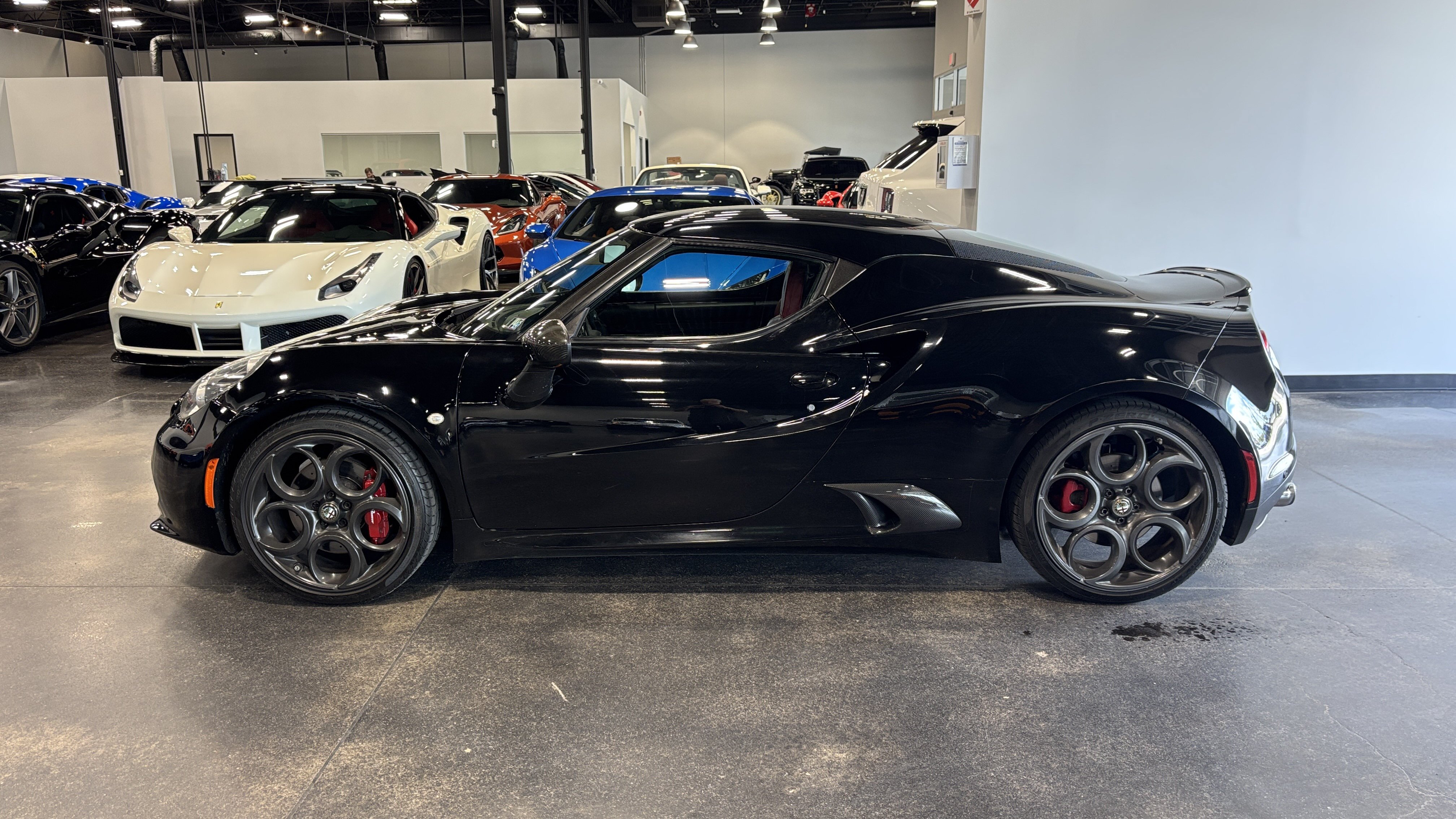 Used 2015 Alfa Romeo 4C Coupe w/ Leather Interior Group RWD image 2