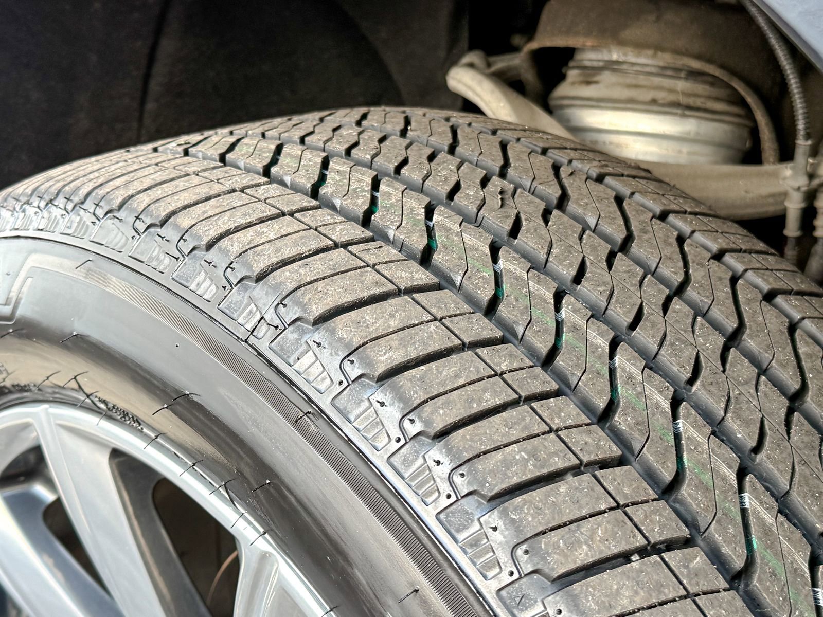 Used 2021 Cadillac Escalade Premium Luxury Platinum image 12