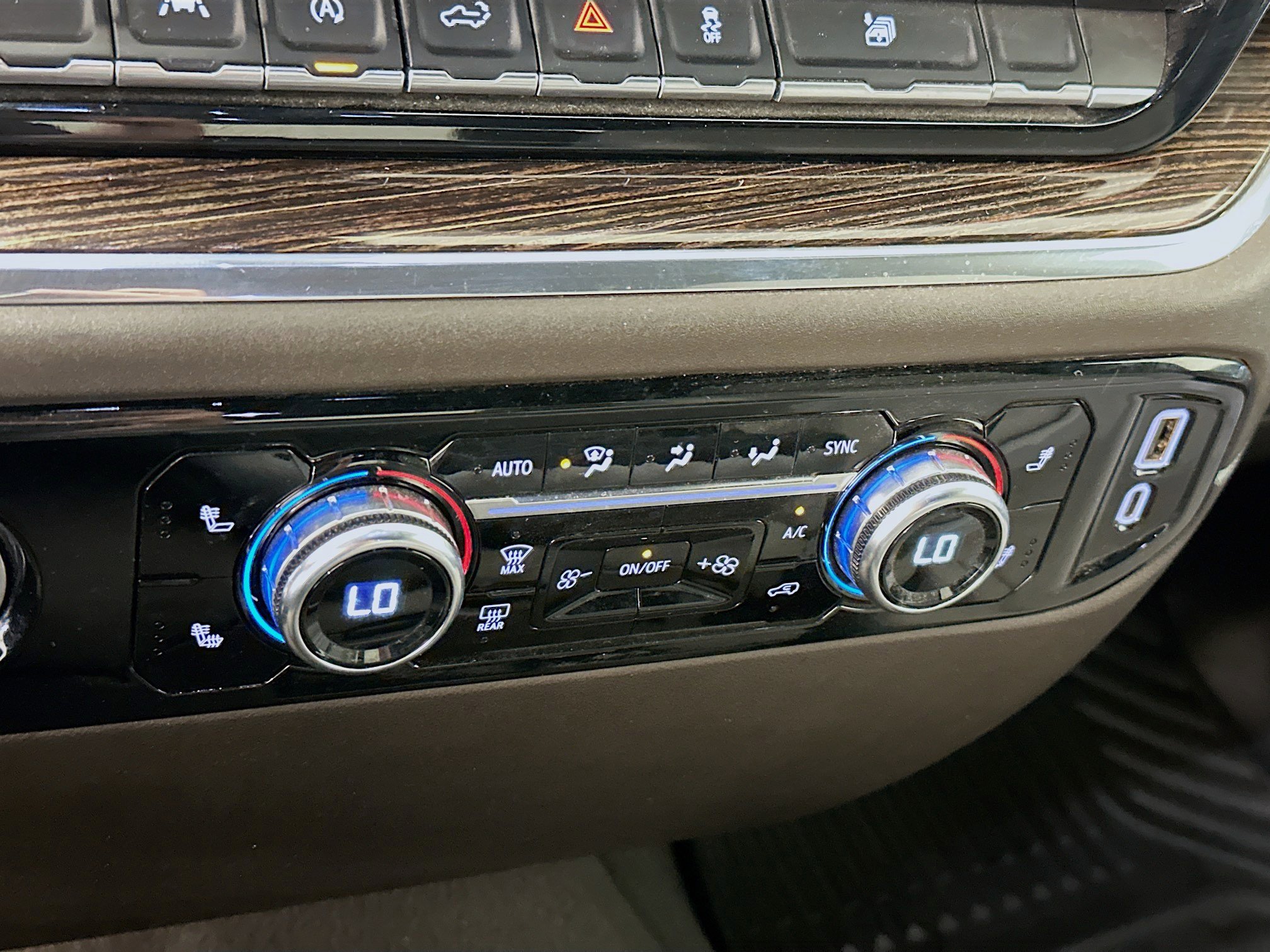 Used 2024 GMC Sierra 1500 SLE image 24