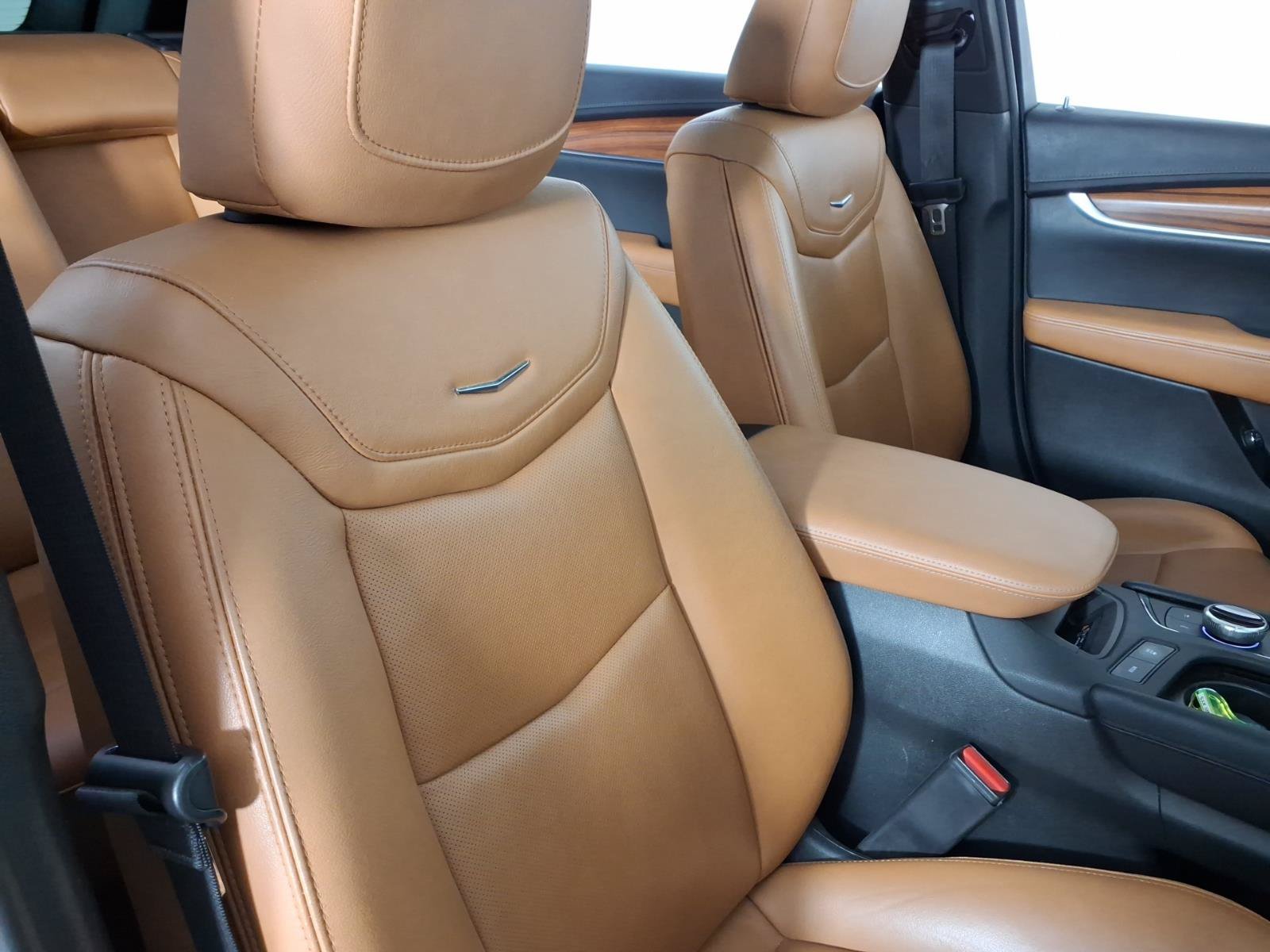 Certified 2024 Cadillac XT5 Premium Luxury FWD image 9