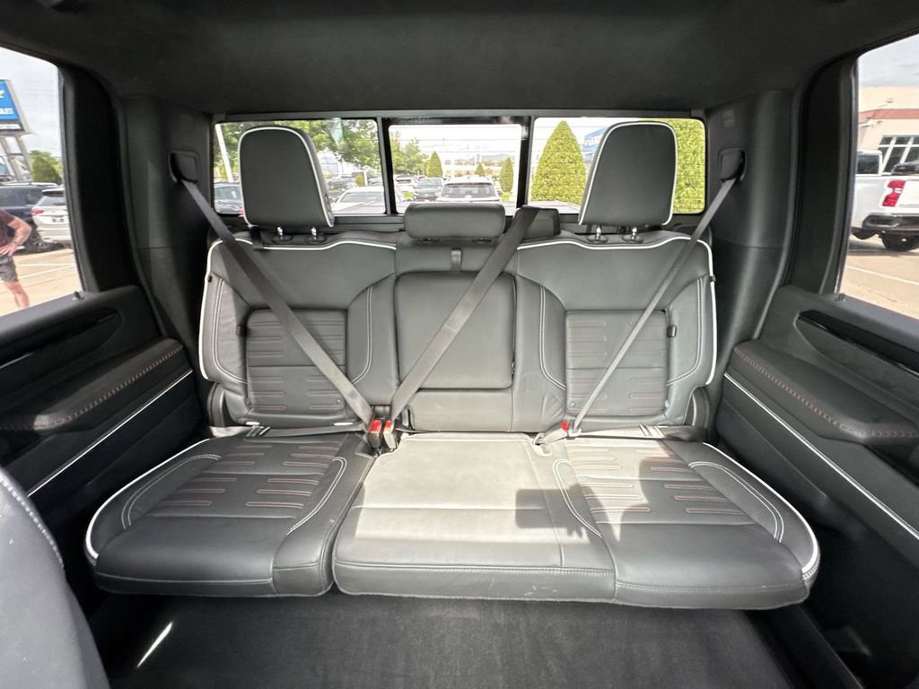 Certified 2025 GMC Sierra 2500 AT4X w/ AT4X AEV Edition AWD/4WD image 28