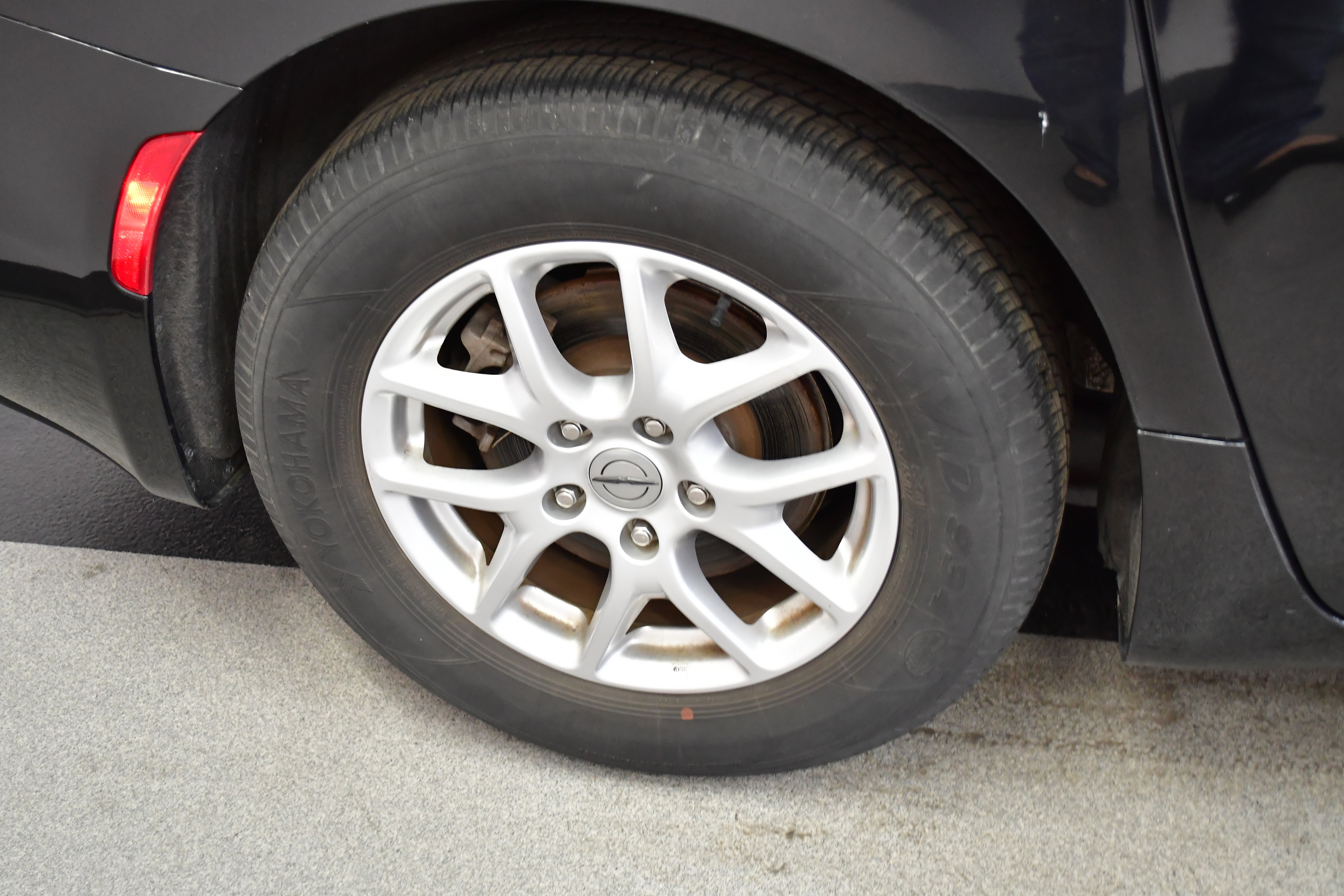 Used 2023 Chrysler Pacifica Touring-L FWD image 8