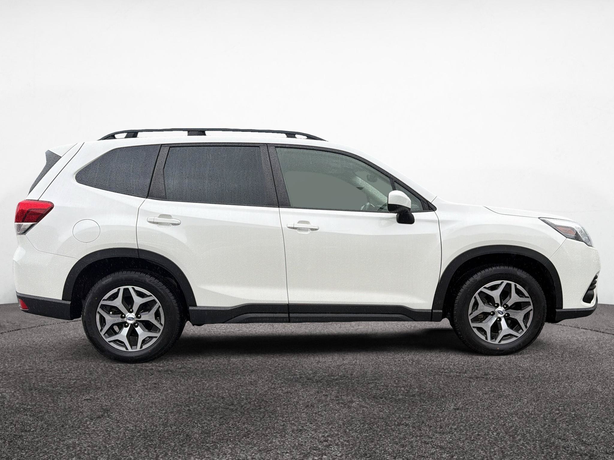 Certified 2023 Subaru Forester Premium AWD/4WD image 8