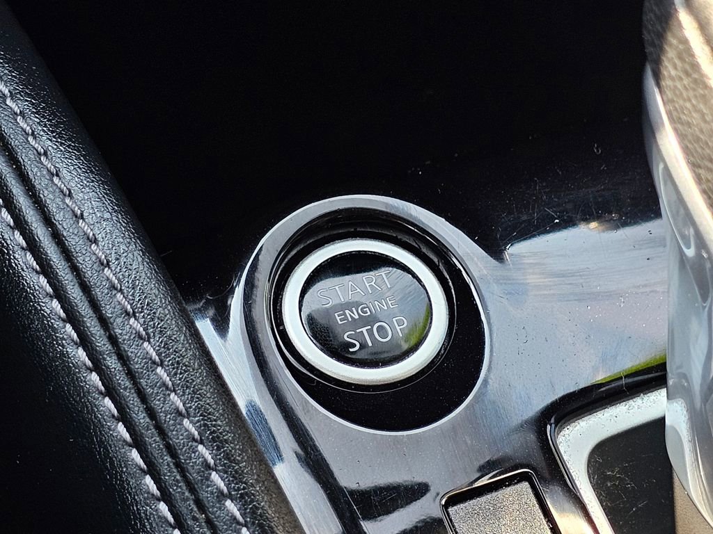 Used 2020 Nissan Kicks SR image 25