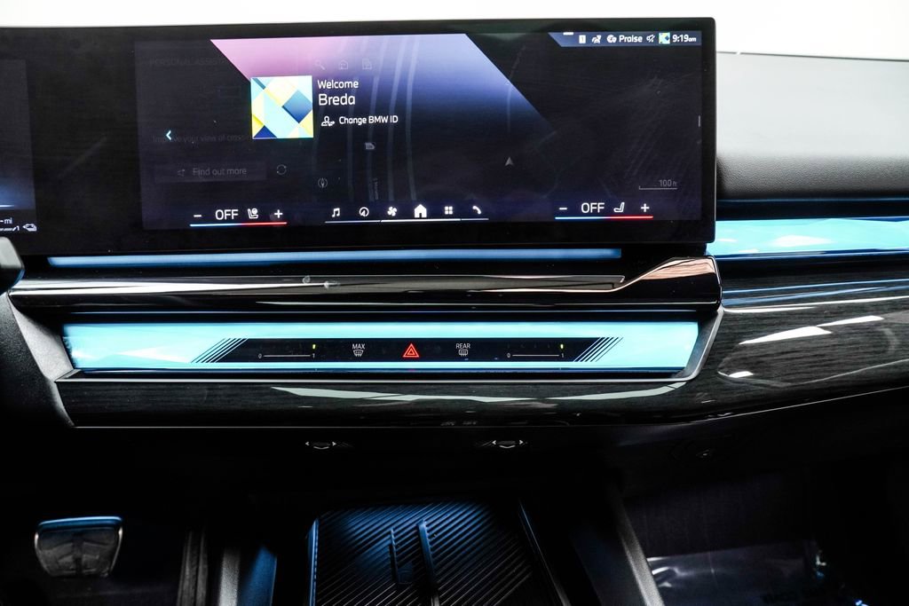Used 2026 BMW 550e xDrive image 27