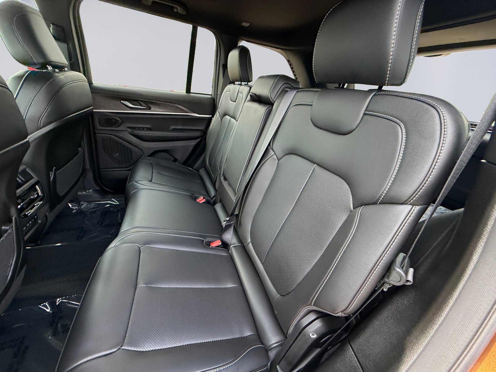 New 2027 Jeep Grand Cherokee Limited AWD/4WD image 13