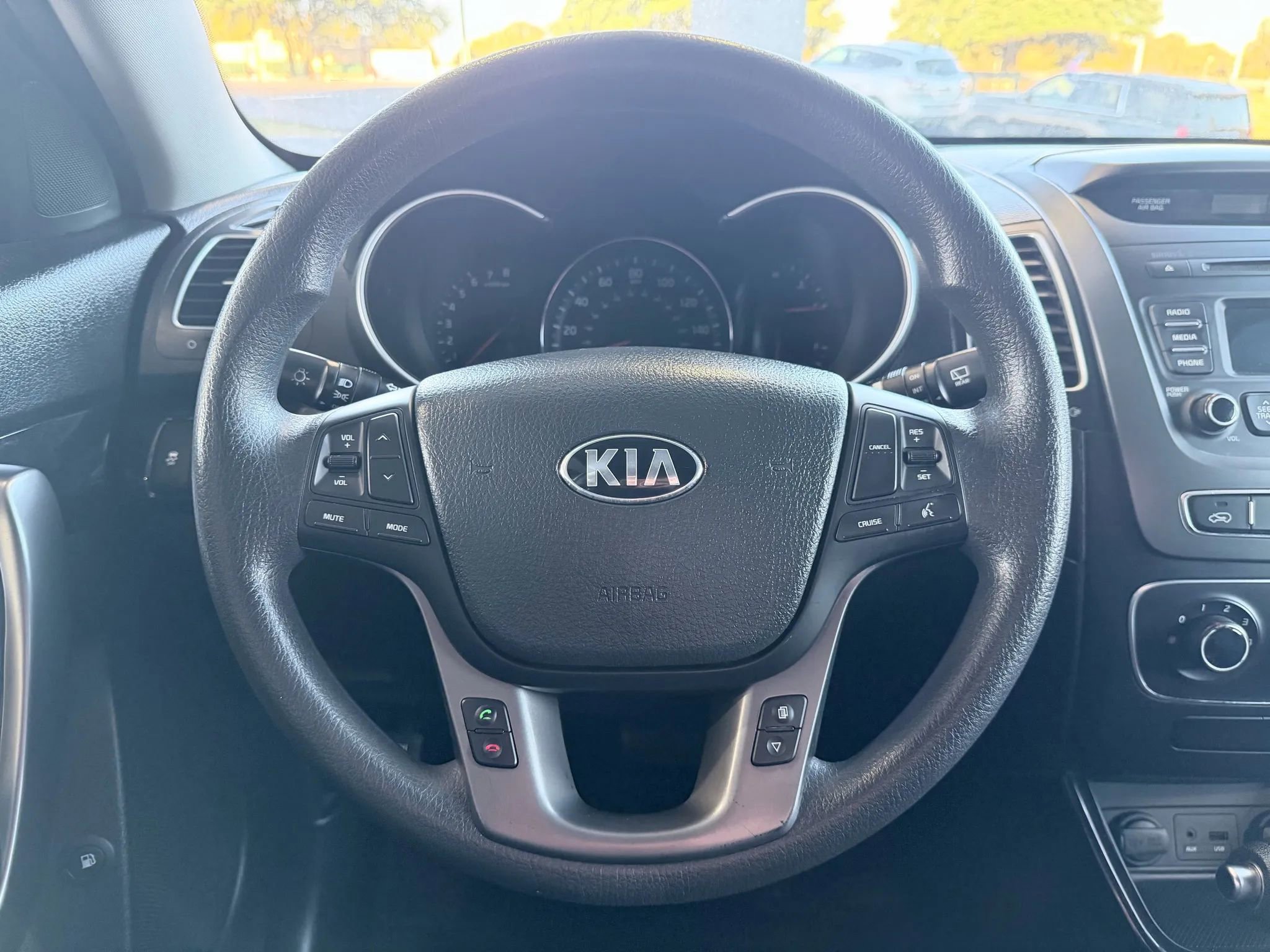 Used 2015 Kia Sorento LX image 19