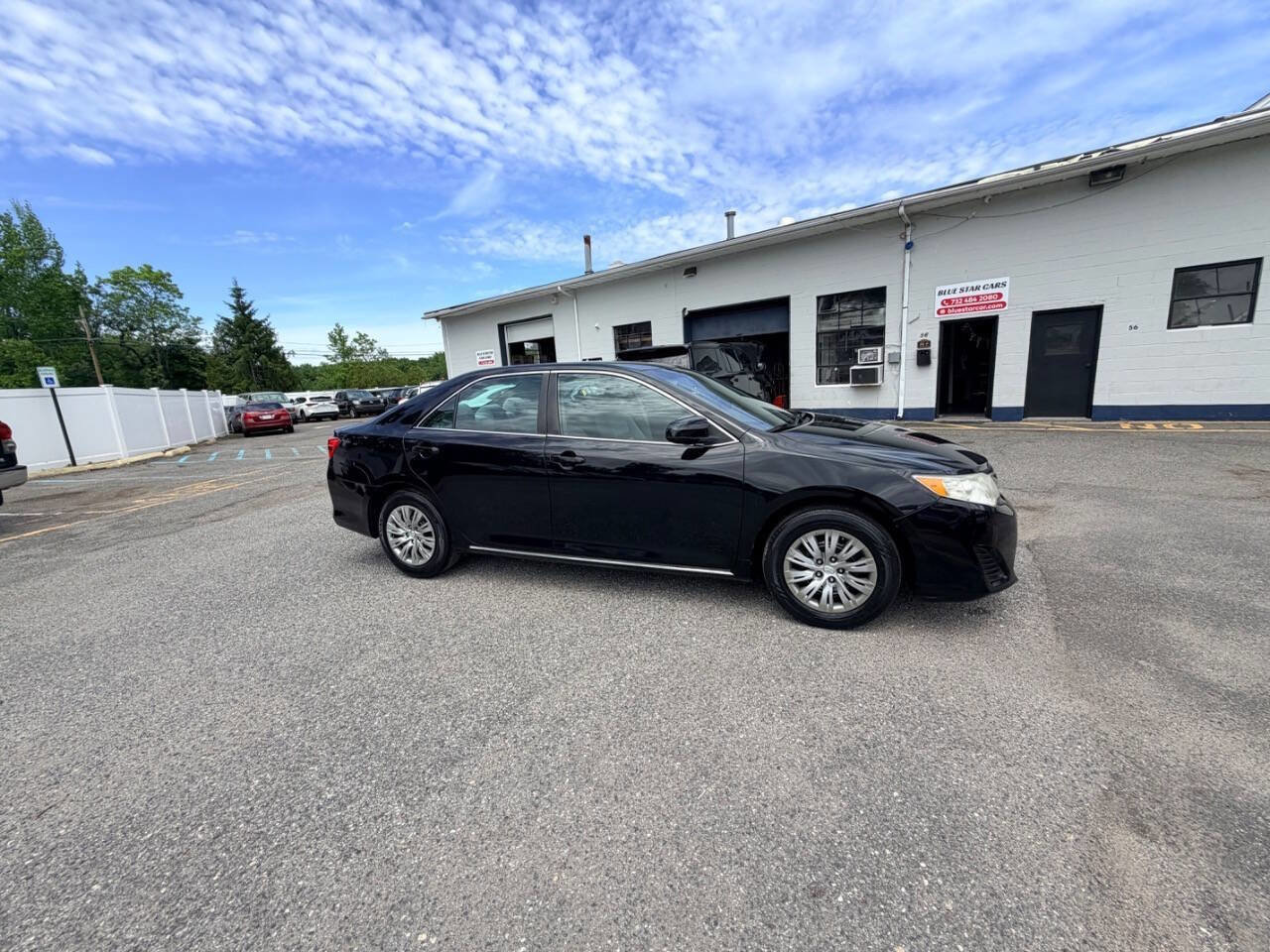 Used 2014 Toyota Camry LE FWD image 17