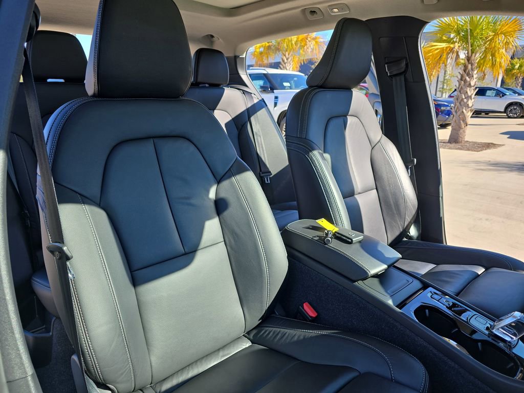 Used 2023 Volvo XC40 B5 Plus w/ Driver Assist Package image 13