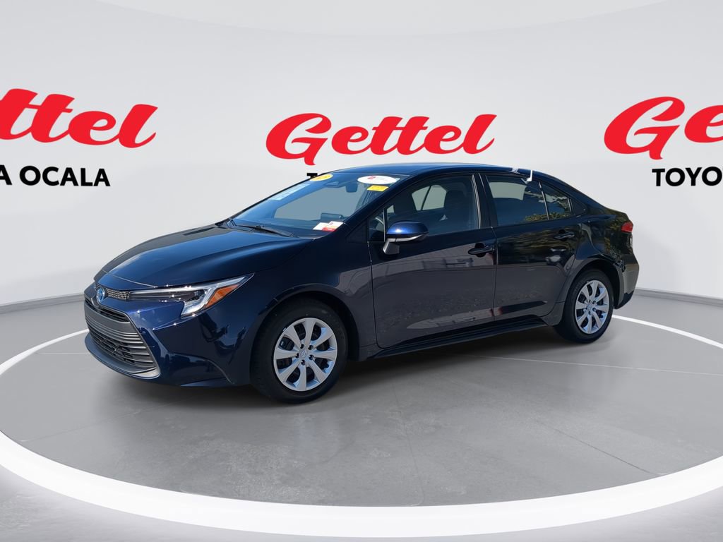 Used 2025 Toyota Corolla LE image 1