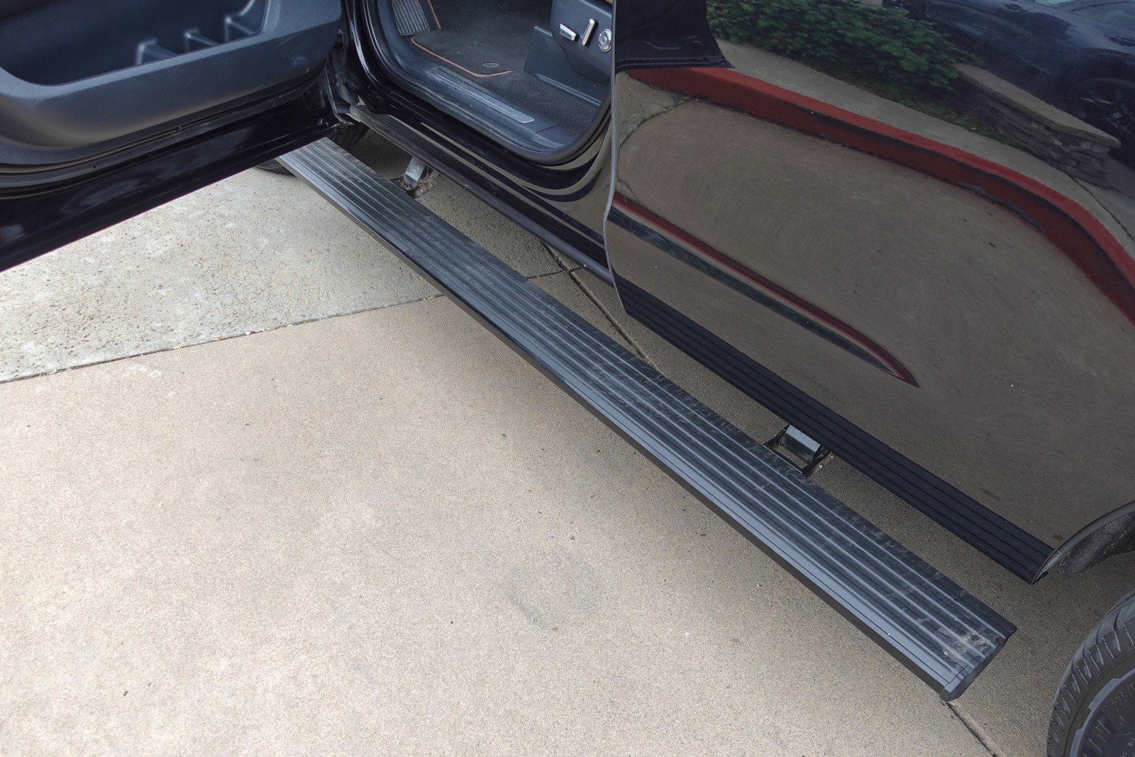 Used 2025 Lincoln Navigator Reserve image 11