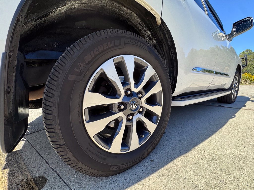 Used 2018 Toyota Sequoia Limited w/ Safety & Convenience Package AWD/4WD image 22