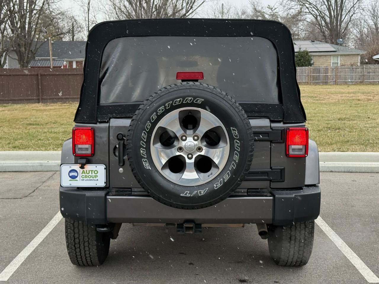 Used 2016 Jeep Wrangler Unlimited Sahara w/ Dual Top Group AWD/4WD image 6