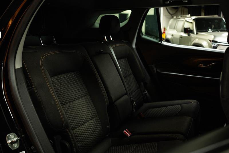 Used 2021 GMC Terrain SLE w/ LPO, Floor Liner Package FWD image 11
