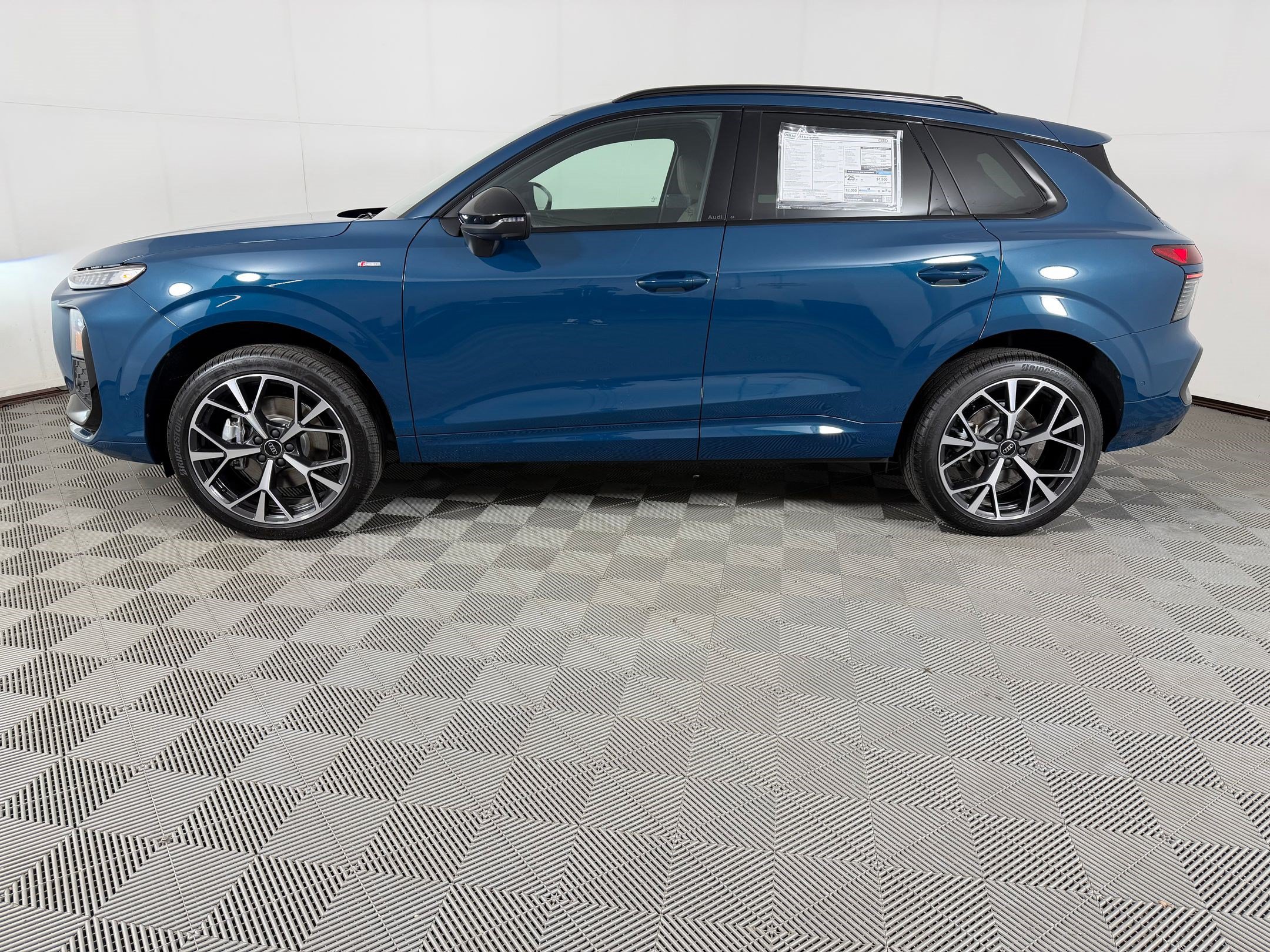 New 2026 Audi Q3 quattro 2.0T AWD/4WD image 2