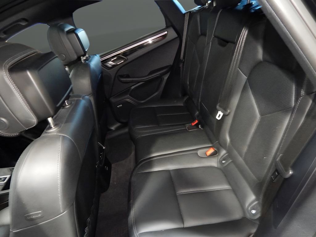 Used 2022 Porsche Macan image 35