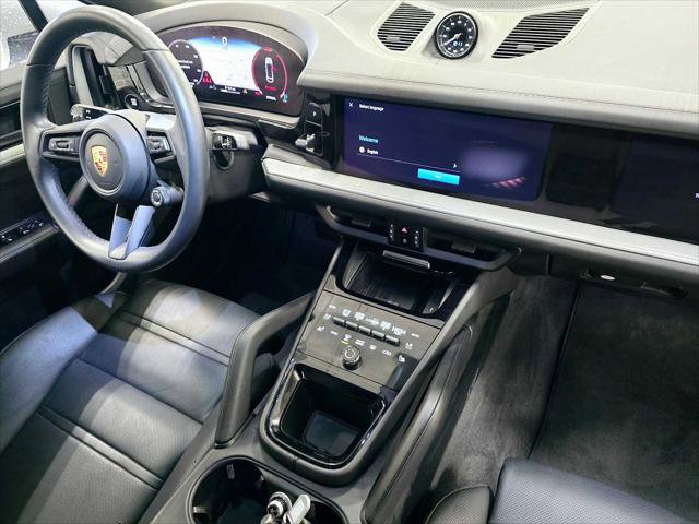 Used 2024 Porsche Cayenne Coupe image 11