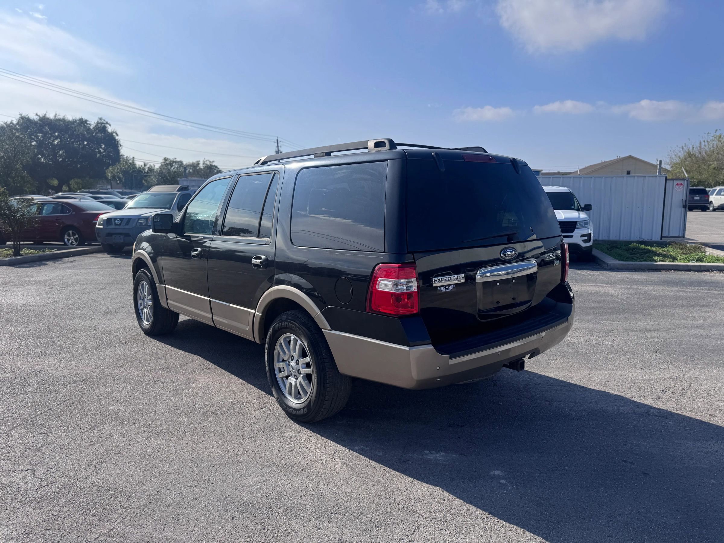Used 2013 Ford Expedition XLT image 7
