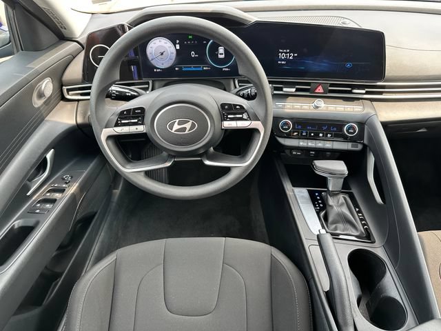 Used 2024 Hyundai Elantra SEL FWD image 12