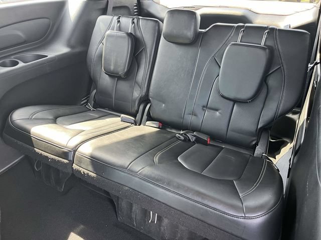 Used 2025 Chrysler Pacifica Select FWD image 16